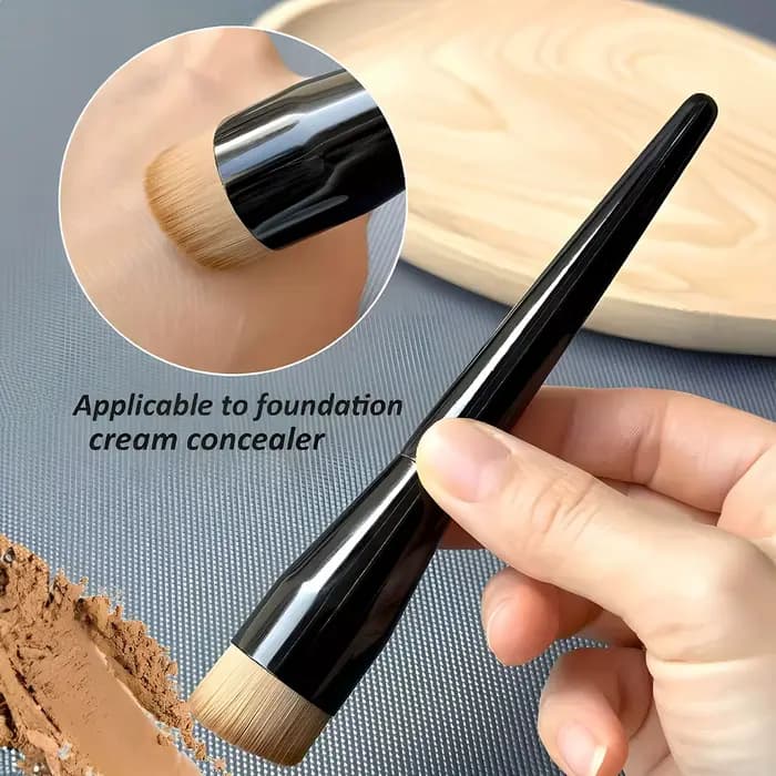 1 pinceau pour fond de teint, pinceau à tête plate, pinceau pour contour, pinceau pour blush coudé, 
