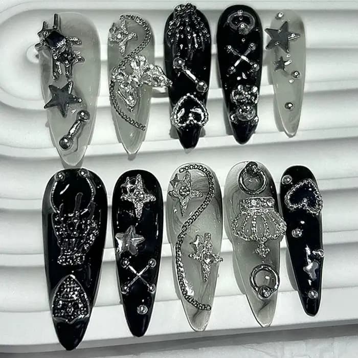 Jirai japonais épices filles presse à la main sur les ongles Y2K noir blanc longue pointe Nail Art 3