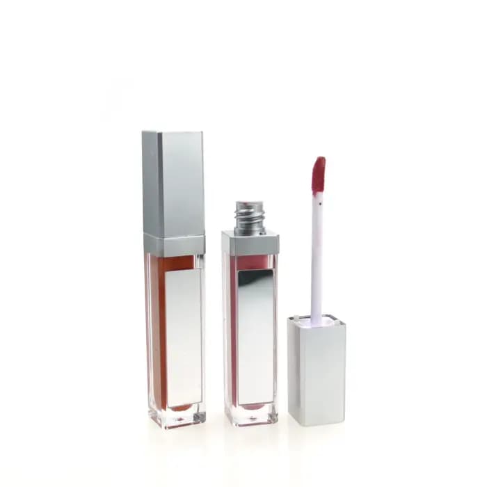 Rouge à lèvres et gloss à lèvres en marque privée, logo personnalisé, tube lumineux LED P42 P43, fin