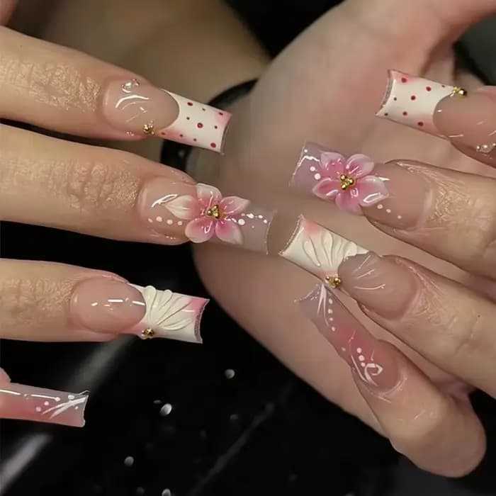 Faux ongles carrés moyens avec colle