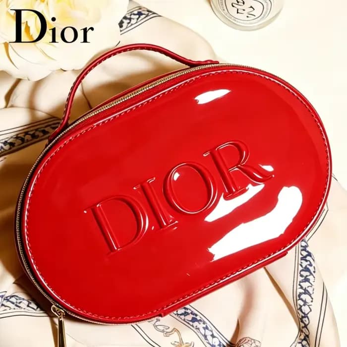 Sac cosmétique rouge de Dior