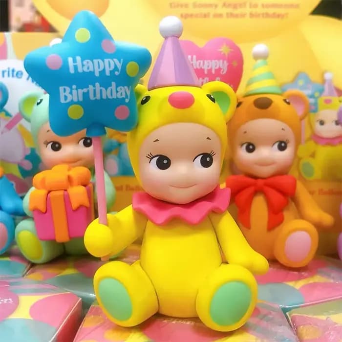 Sonny Angel – Boîte Mystère Ours Cadeau d'Anniversaire – Figurine Kawaii pour Célébrer les Jours Spéciaux – Ornement de Bureau – Poupée Modèle – Cadeaux Surprise