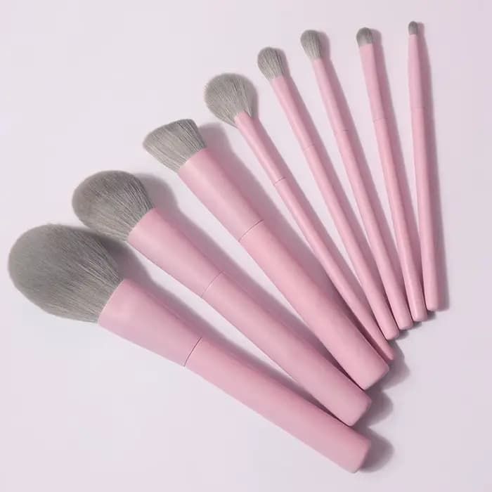Ensemble de pinceaux de maquillage roses