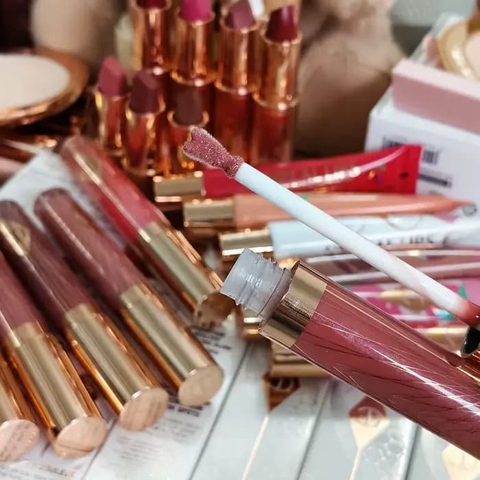 Vente flash Charlotte Tilbury Gloss à lèvres multicolores Water Light Collagen