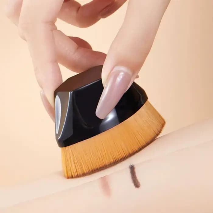 Pinceau de maquillage pour fond de teint en poudre liquide pour femme