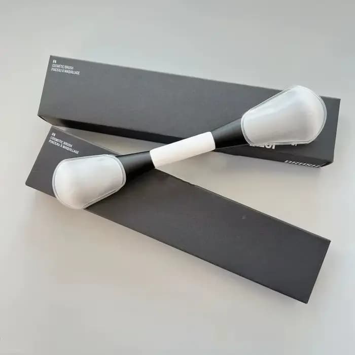 Pinceau de maquillage double embout F4 pour fond de teint