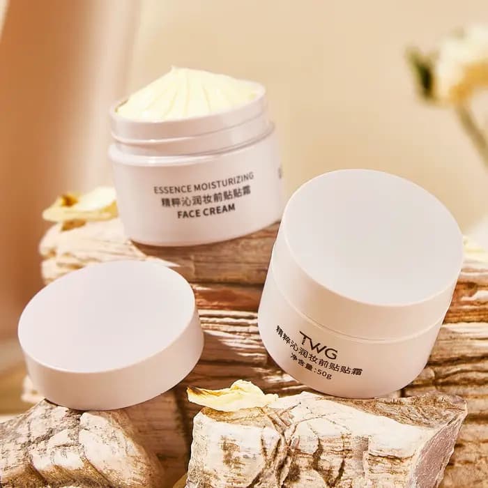Appliquer la crème avant le maquillage