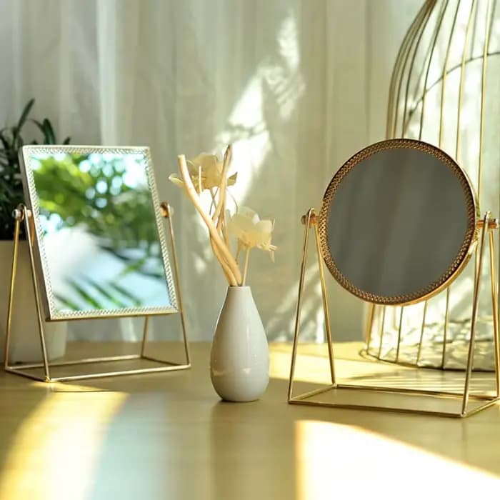 Miroir de maquillage rétro léger de luxe européen en métal doré