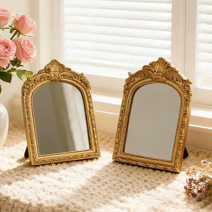 Miroir de maquillage sculpté arqué Vintage