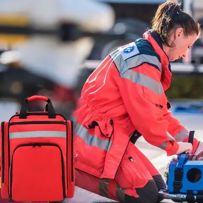 Kits de premiers secours pliables d'urgence, grande capacité, sacs à dos de rangement triés, kits de survie pour le camping en plein air, kits médicaux