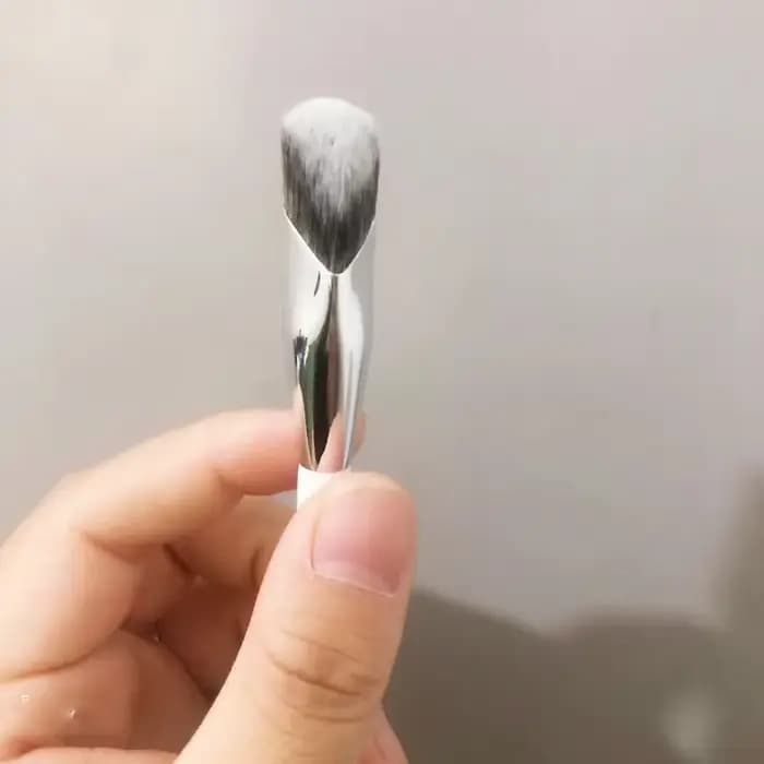 Brosse anti-cernes sous les yeux pour crème de maquillage