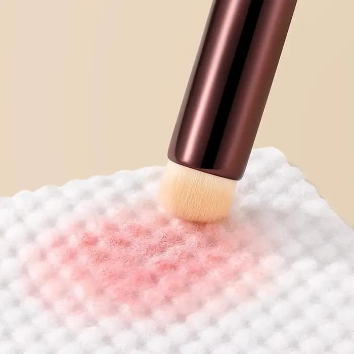 Pinceau à lèvres correcteur