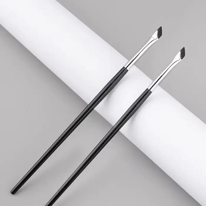 Brosse Eyeliner à lame Ultra fine