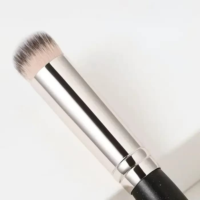 Pinceau correcteur de fond de teint