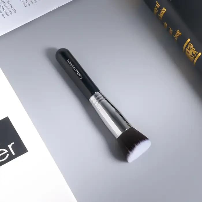 Pinceau à poudre pinceaux de maquillage professionnels noir fond de teint multifonctionnel Blush sculpture bronzant