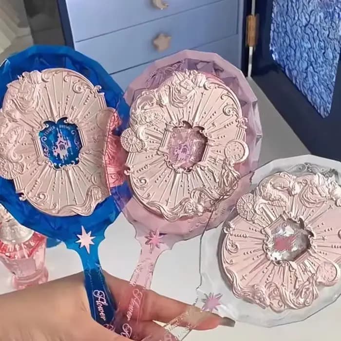 Flower Knows Mirror Moonlight Mermaid THE SWEETIE BEAR Collection Miroir à main Limited Blanc Bleu Rose