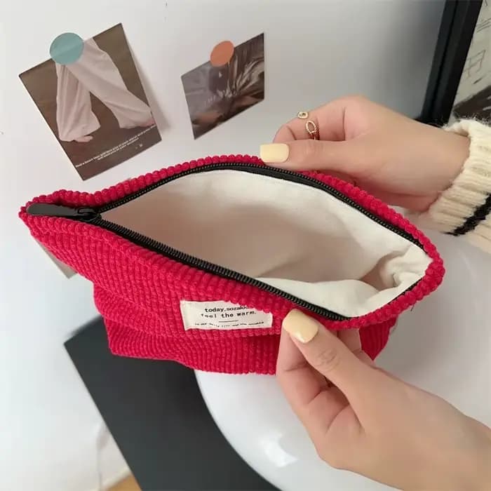 Sac à cosmétiques en velours côtelé rouge