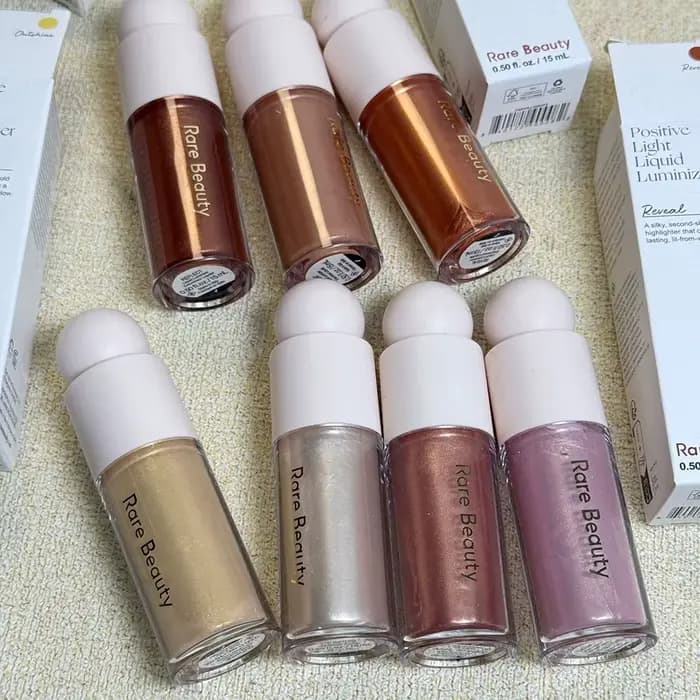 Rare Beauty Light Silky Highlighter