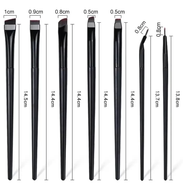 Pinceau eyeliner ultra fin à angle plat