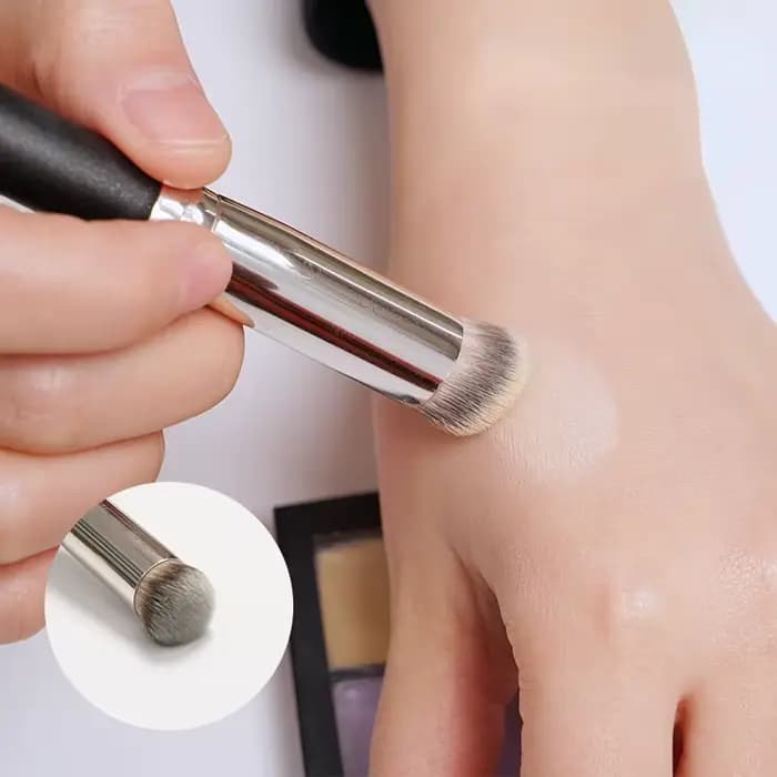 Pinceaux de maquillage synthétiques