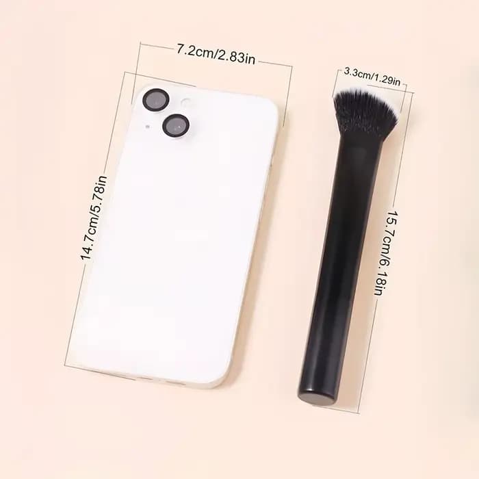 1 pinceau coudé pour blush et contour