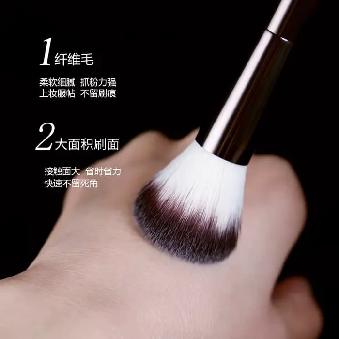 Pinceaux de maquillage pour édition d'éclairage
