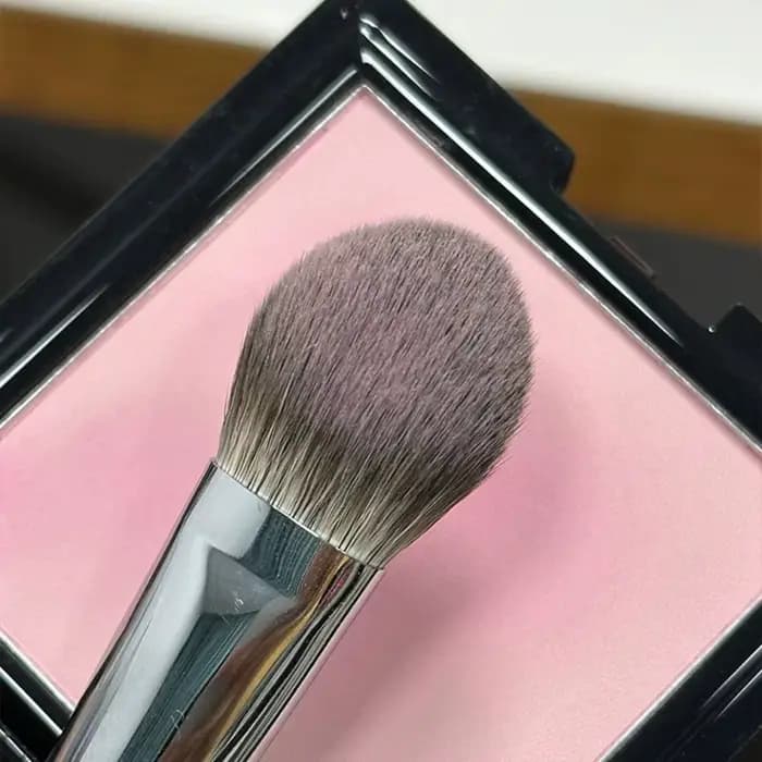 17CM coeur de pêche fard à joues brosse soyeuse en forme de langue poudre Blush crème pinceaux cheveux doux tête plate