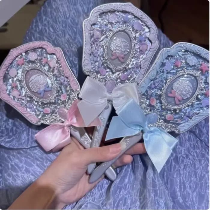 Flower Knows Miroir de poche Midsummer Night Little Angel Bunny Garden Mirror Strawberry Cupid
