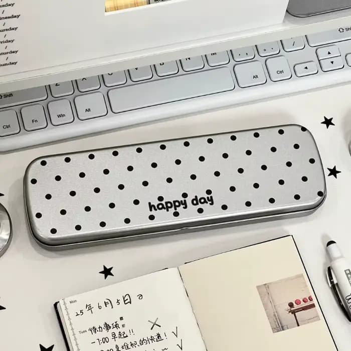 Boîte à crayons en métal à pois coréens pour étudiants