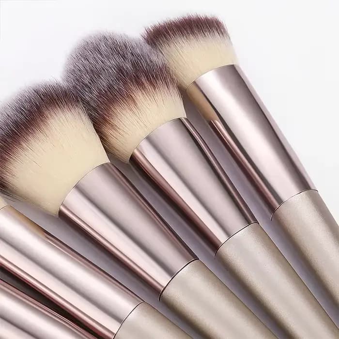 Pinceaux de maquillage doux pour femmes