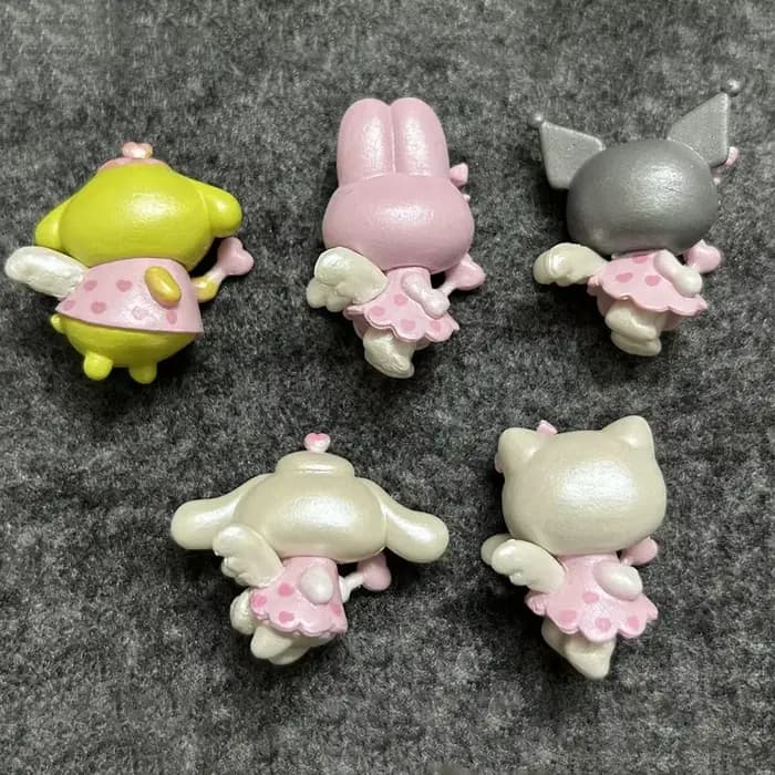 Sanurgente-Figurine d'ange Hello Kitty, Melody Kuromi, Cinnamoroll, Butter, Anime Kawaii, Décoration de gâteau bricolage, Cadeaux de Noël pour enfants, 4cm