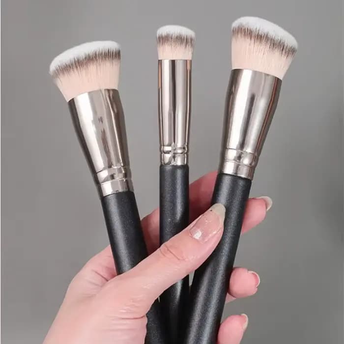 Pinceaux de maquillage synthétiques
