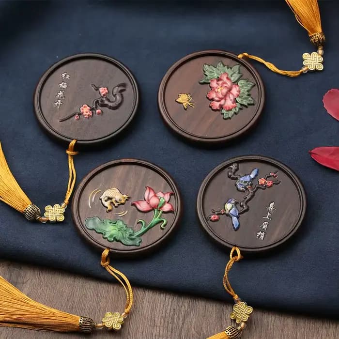 Miroir coloré et précieux