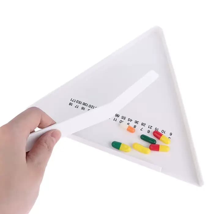 Plateau de comptage de pilules, distributeur de comprimés, séparateur de pilules avec spatule, outil pour technicien en pharmacie, médecin, pharmacien.