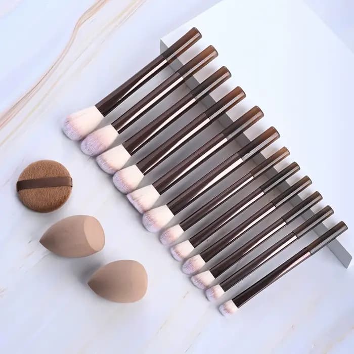 Ensemble de 15 pinceaux de maquillage professionnels avec manche ergonomique et poils doux