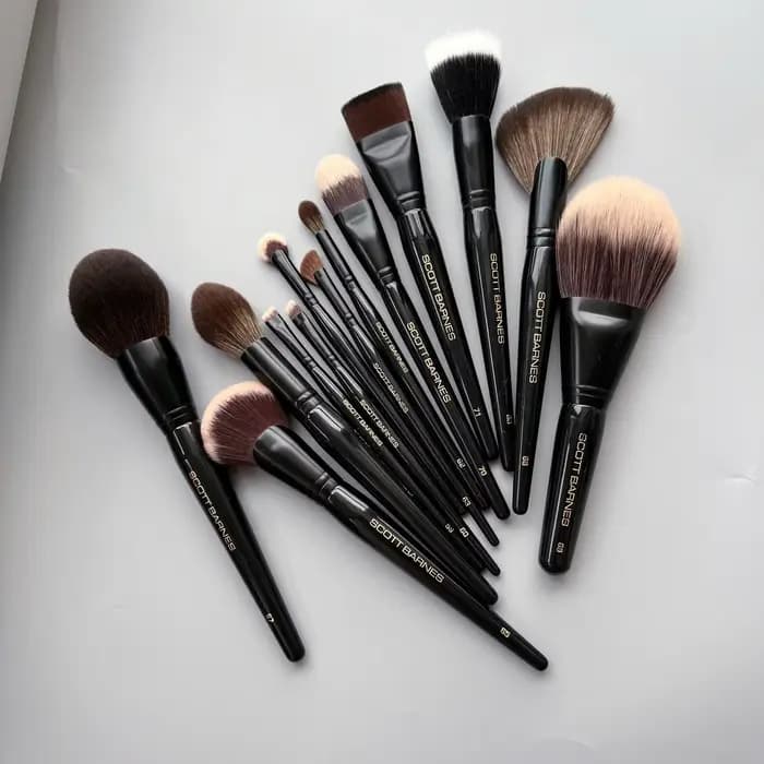Ensemble de pinceaux de maquillage noirs de luxe de SCOTT, cheveux synthétiques Super doux, poudre p