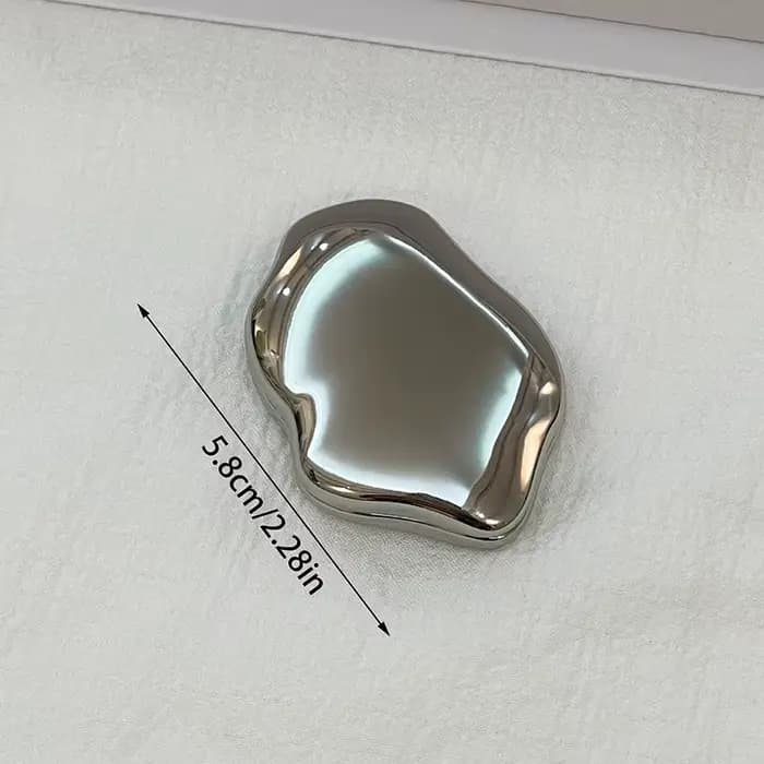 Miroir de maquillage portatif en forme de coeur, mini petit miroir double face portable non fragile,