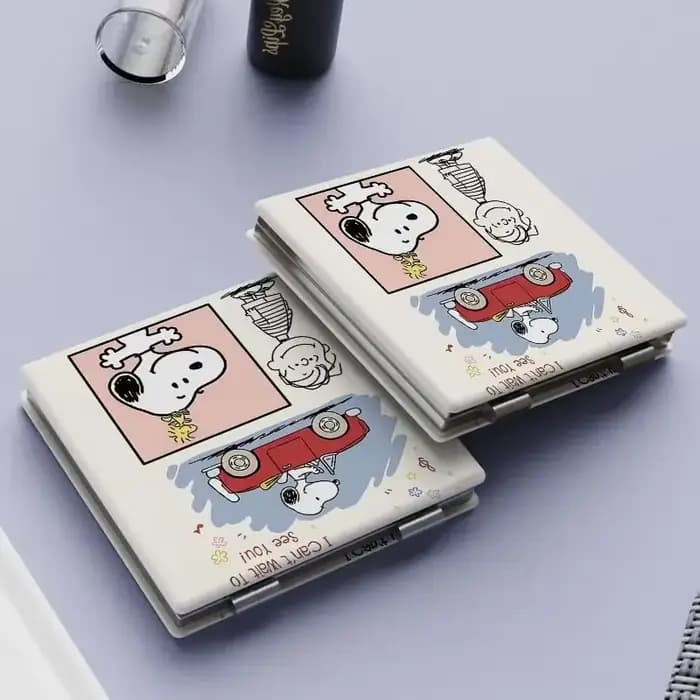 Snoopys miroir de maquillage de dessin animé mignon Mini miroirs à main pliants Portable étudiant filles carré petit