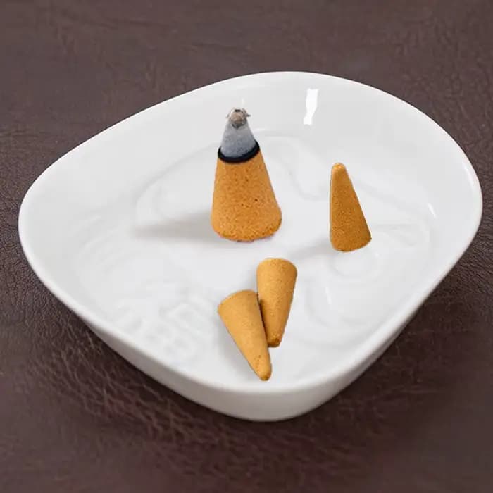 Plat à Sauce Daruma en céramique japonaise, plat d'assaisonnement, petite assiette, plateau d'encens, support de brûleur d'encens, décor de bureau à domicile