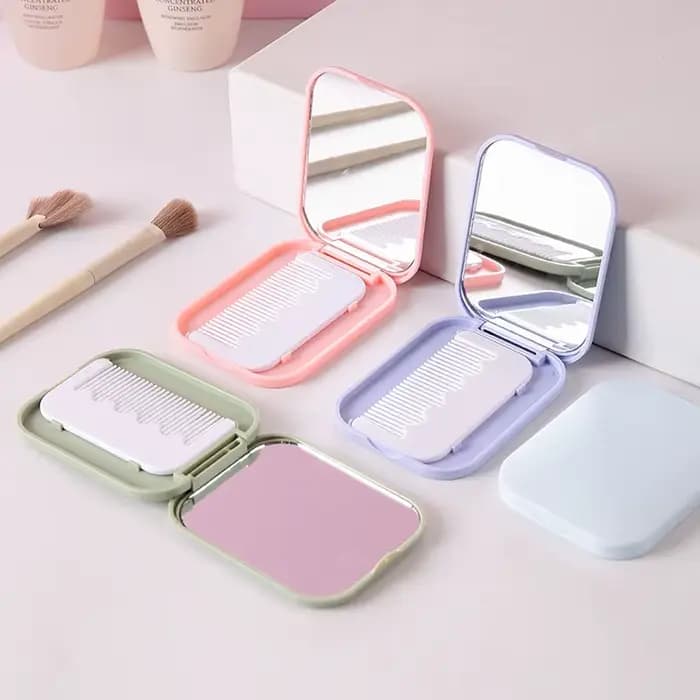 Petit ensemble miroir-peigne