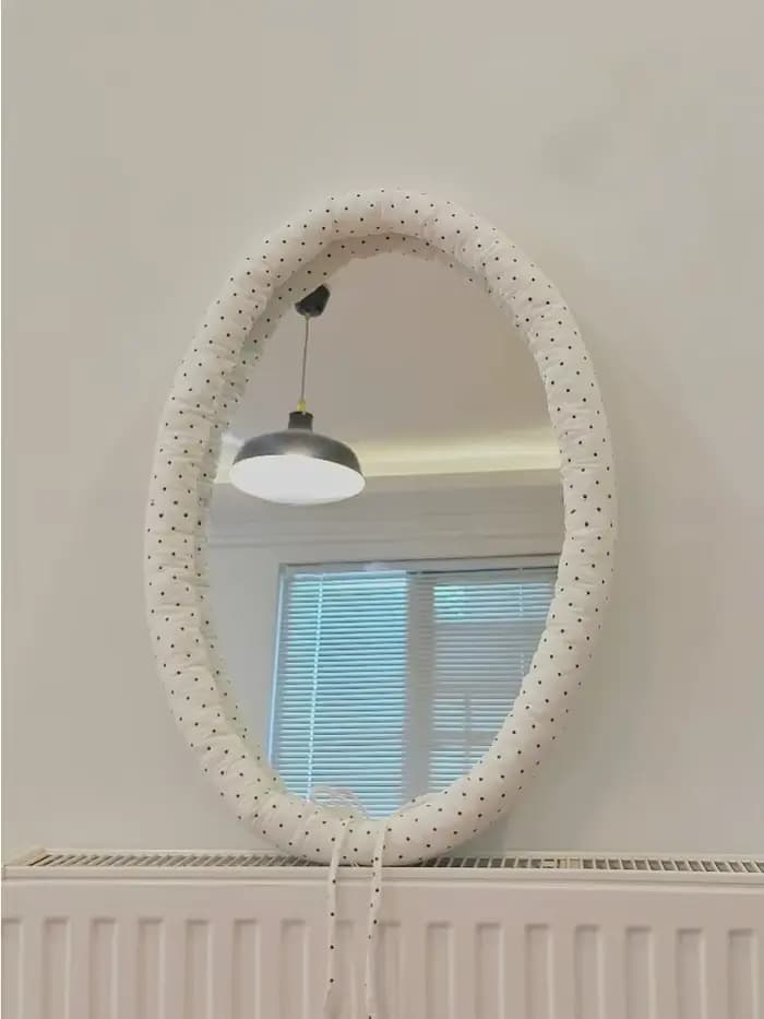 Miroir décoratif de forme spéciale