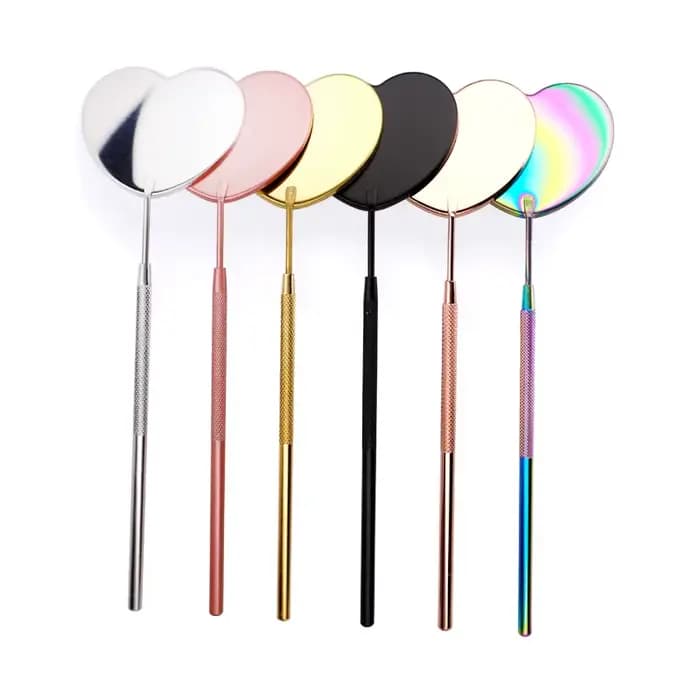 Miroir de contrôle d'extensions de cils en forme de cœur