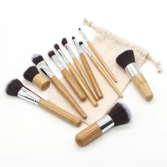 11 pinceaux de maquillage à poils souples avec manche en bambou