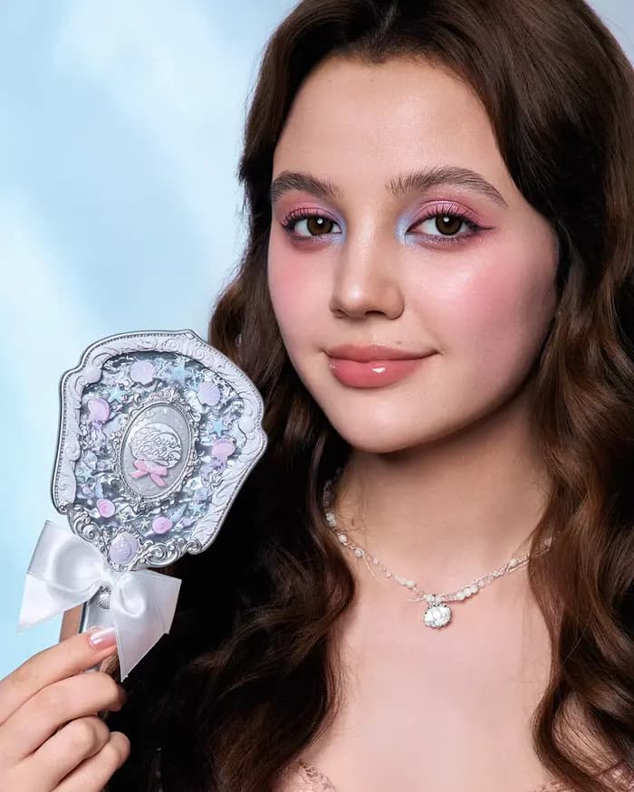 Flower Knows Shell's Jewel Collection Miroir Cosmétique portatif Outils de maquillage compacts