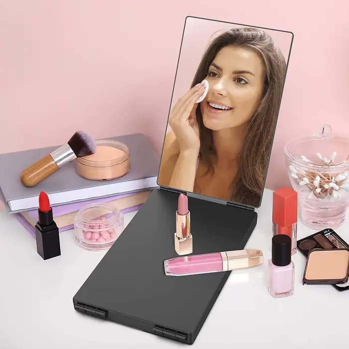 Portable de voyage 360 ° Miroir de maquillage pliable à trois volets avec crochet télescopique réglable en hauteur pour