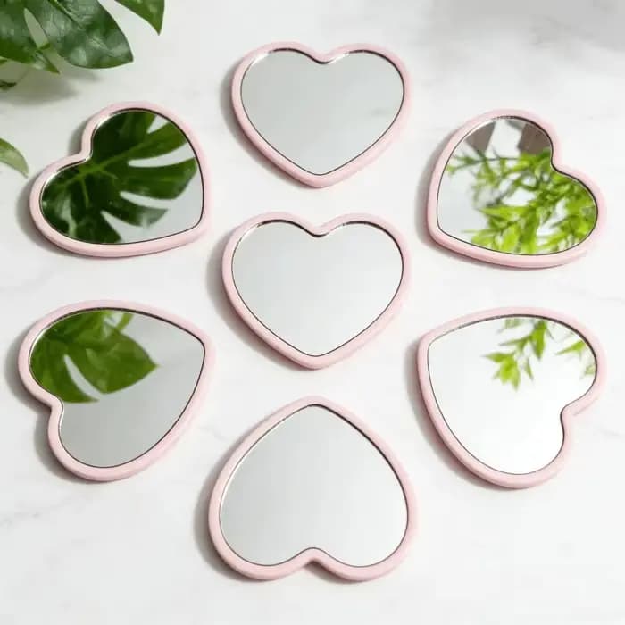 Mini miroir de maquillage mignon en forme de cœur
