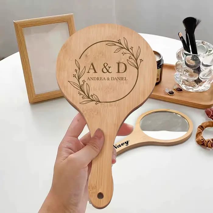 Miroir de maquillage en bois personnalisé avec nom gravé