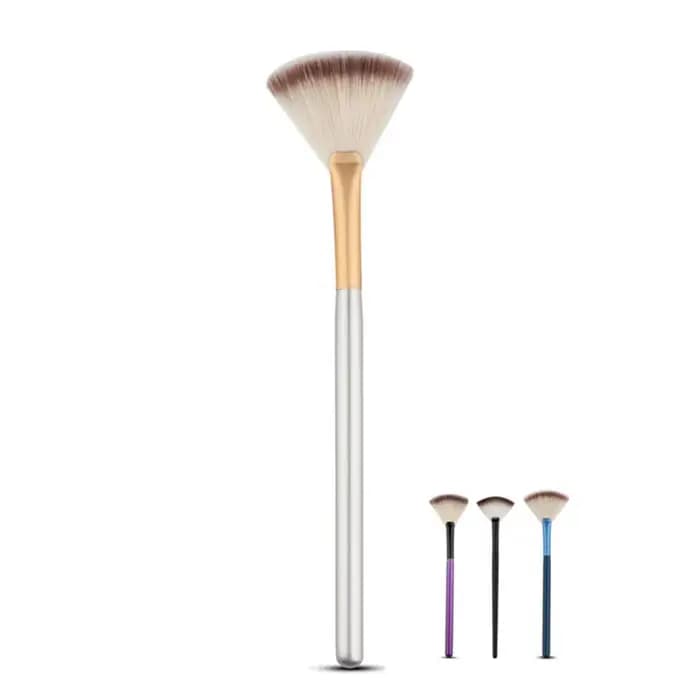 Brosse à reflets en forme d'éventail