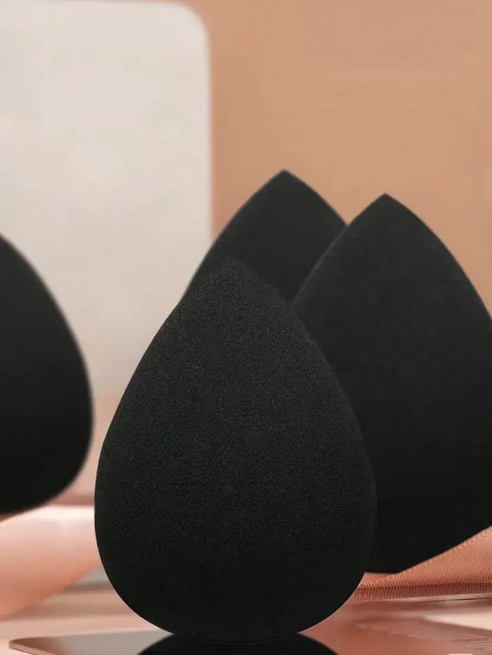 Ensemble d'éponges de maquillage aux œufs noirs