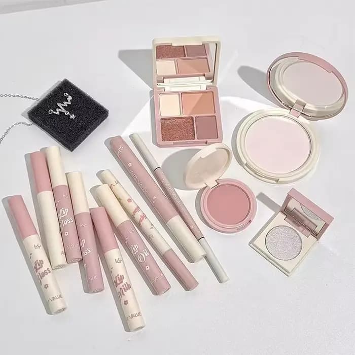 Ensemble de maquillage comprenant 4 gloss à lèvres